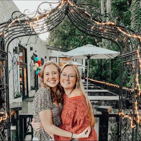 Meet your Posher, Brooke - Picture 1 of 1